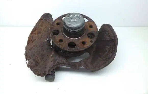 Mercedes-Benz CLK A209 C209 Front wheel hub