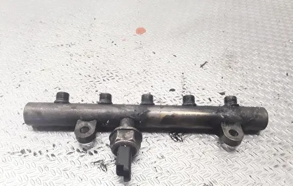 Volvo V50 Fuel main line pipe 9645689580
