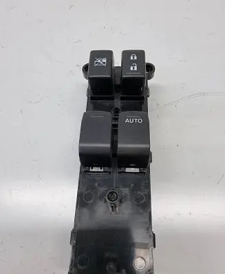 Suzuki Baleno IV Electric window control switch 3799068P70