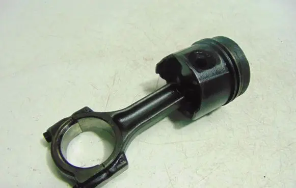 Renault Megane I Piston 
