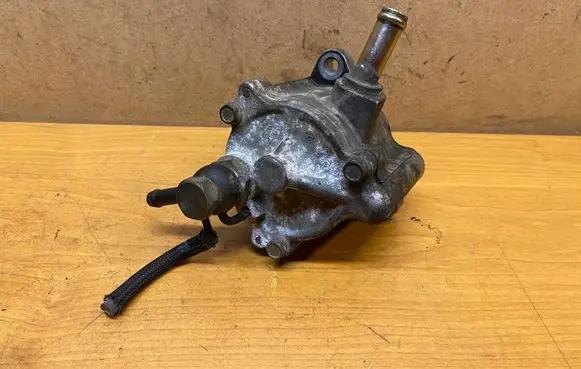 Toyota Corolla E120 E130 Vacuum pump 2930027010 0810002590