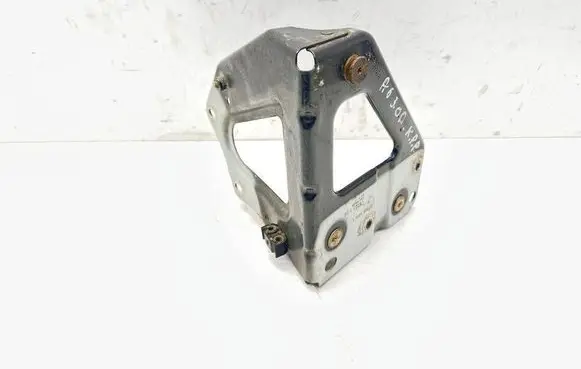 Audi A6 Allroad C6 Fender mounting bracket 4F0821135