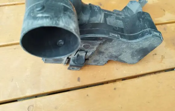 Citroen C3 Picasso Air intake duct part 9682642080