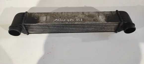 BMW 5 E39 Intercooler radiator 86GF30 17512247359