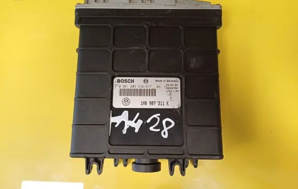 Volkswagen Golf III Engine control unit/module 0261200257 030906026C