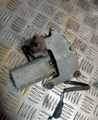 Opel Omega B2 Rear window wiper motor 90457807
