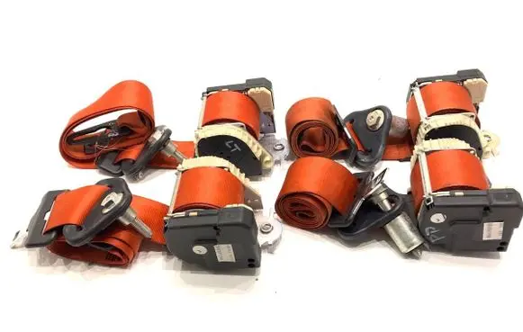 Renault Twingo II Front seatbelt 