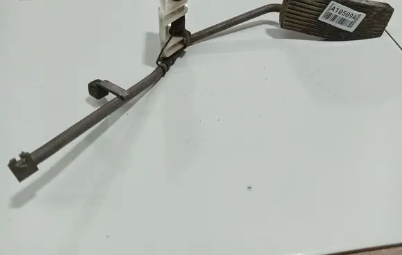 Opel Omega B1 Accelerator throttle pedal