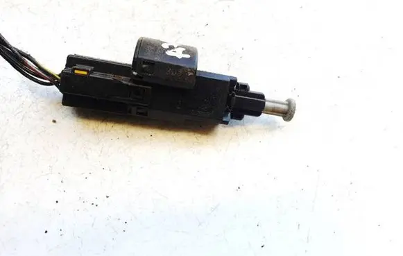 Opel Zafira A Brake pedal sensor switch 09132299