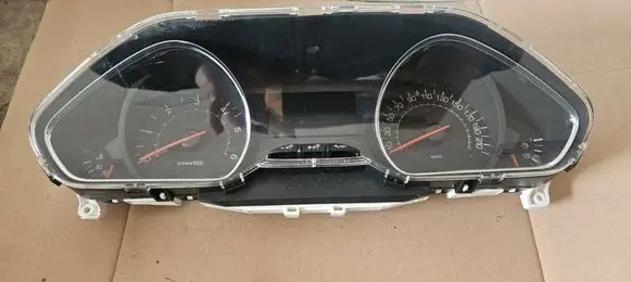 Peugeot 208 I Speedometer (instrument cluster) 9674643080 E137HVF2 E137SWLL0750
