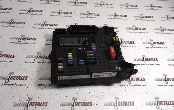 Volvo V70 Fuse module 8676391