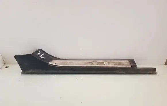 Other sill/pillar trim element