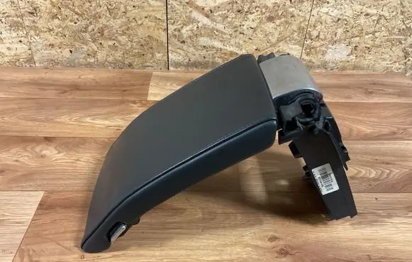 Volvo V70 Armrest 30715140