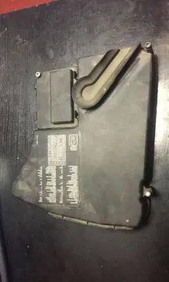 BMW 7 E38 Fuse box cover 1747665