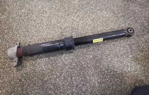 Buick Encore I Rear shock absorber/damper 95271437 8K220