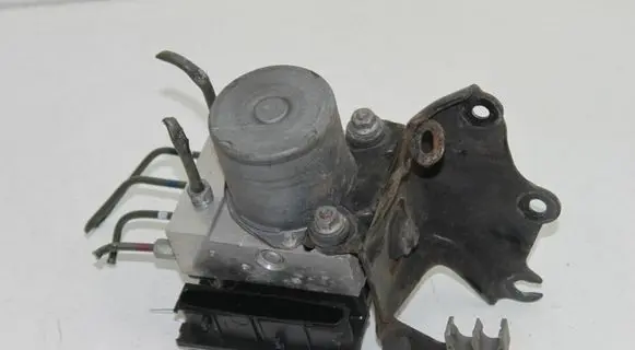 Toyota Avensis T270 ABS Pump 4454005071