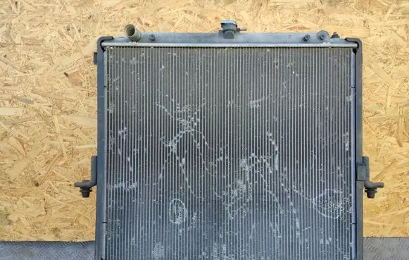 Nissan Navara D40 Coolant radiator
