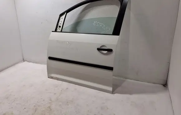 Volkswagen Caddy Front door 2K0831055B