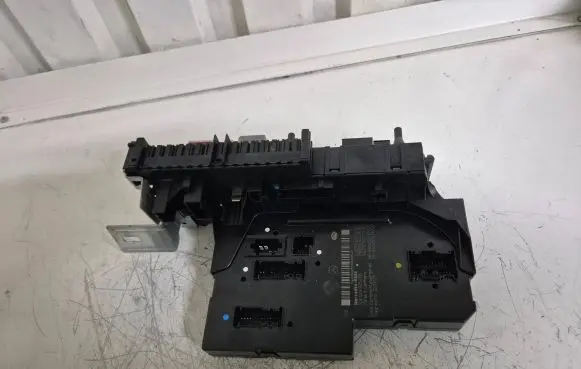 Mercedes-Benz GLK (X204) SAM control unit 2049001402 5DK00922576 2045459032