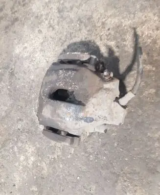 BMW 5 E39 Front brake caliper