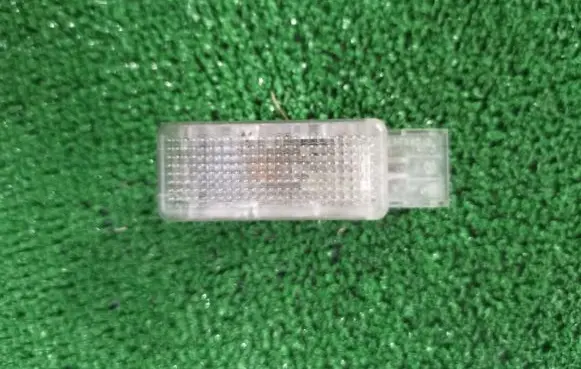 Volkswagen Golf VI Other interior light 6L0947565