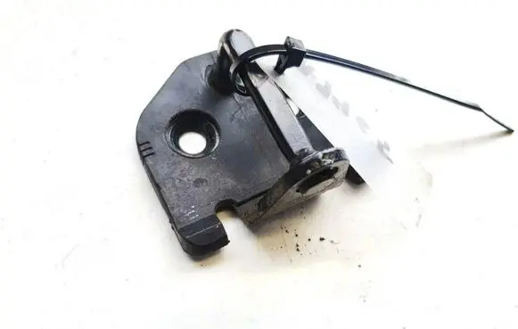 Volvo V70 Front door lock loop/hook striker 30763652