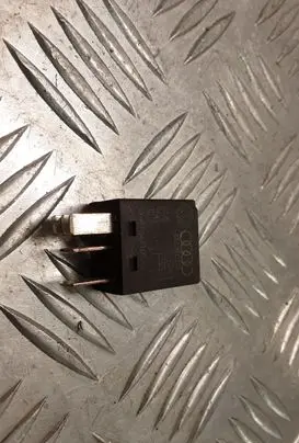 Audi A4 S4 B7 8E 8H Other relay 8Z0951253