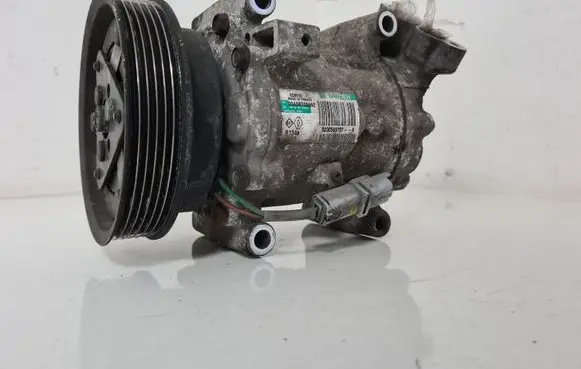 Renault Modus Air conditioning (A/C) compressor (pump) 8200365787A