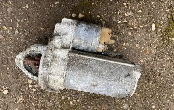 Mercedes-Benz C W203 Starter motor 0051511301 04Z2TMC