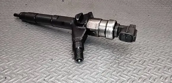 Nissan Primera Fuel injector 16600AU600