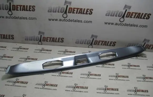 Trunk door license plate light bar