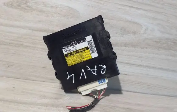Toyota RAV 4 (XA30) Other control units/modules 8963042020