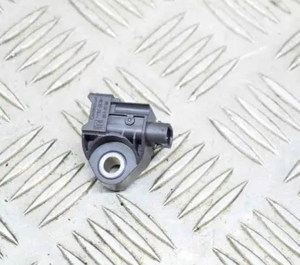 Mercedes-Benz C W205 Airbag deployment crash/impact sensor A2139051300