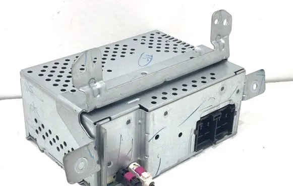 Ford Ka Radio/CD/DVD/GPS head unit J7BT18C815LS