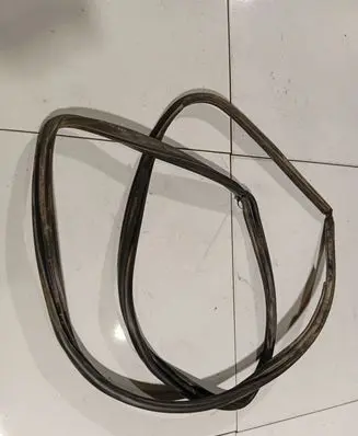 Toyota Auris 150 Rubber seal front coupe door