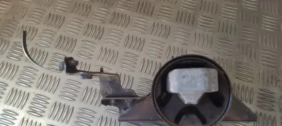 Citroen Berlingo Engine mount bracket