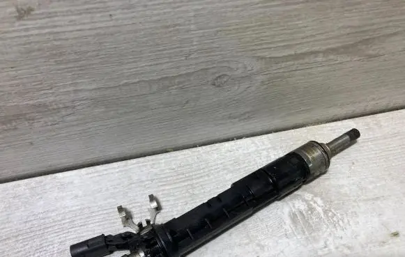 Renault Megane IV Fuel injector 166002932r