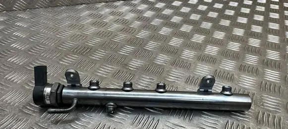 Mercedes-Benz E W212 Fuel main line pipe A6420703395 1511900293
