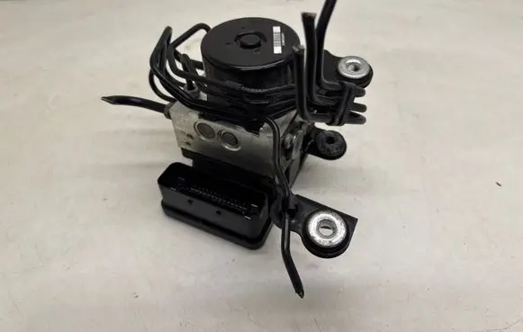 Volvo XC70 ABS Pump 31261142