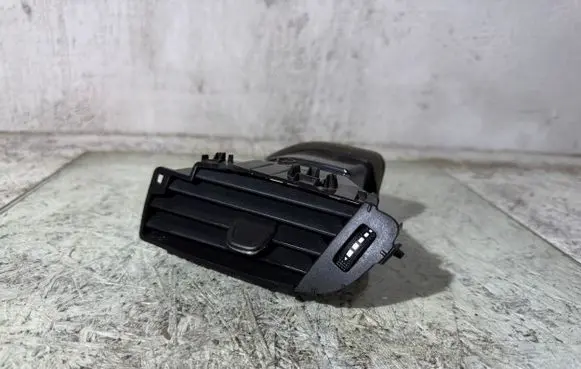 Opel Astra K Dash center air vent grill 421283275 89079556