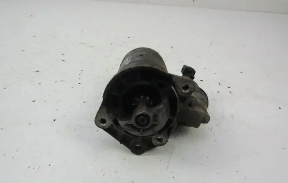 Volkswagen Polo III 6N 6N2 6NF Starter motor 085911023E