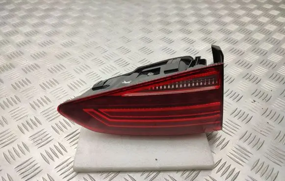 Volkswagen Golf VII Tailgate rear/tail lights 5G0945093AG 5G0945309C