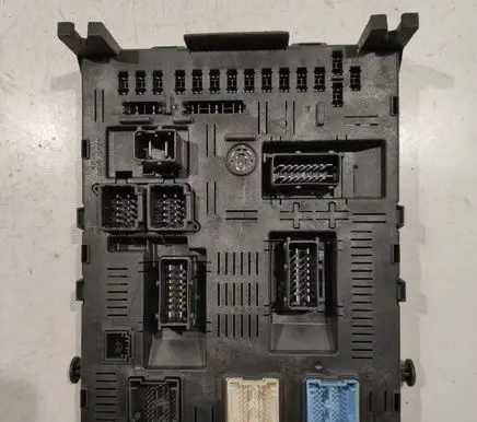 Peugeot 307 Comfort/convenience module 9663510180