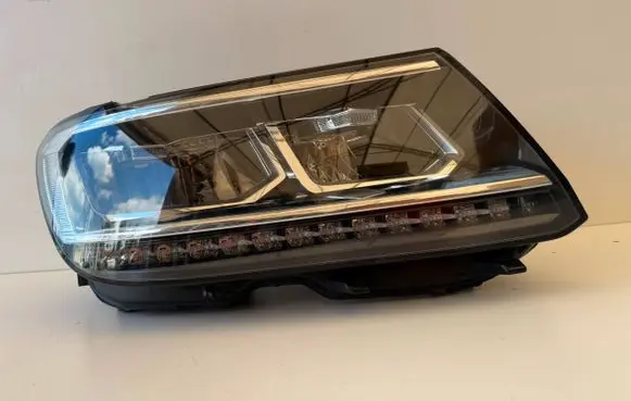 Volkswagen Tiguan Headlight/headlamp 5NB941036D
