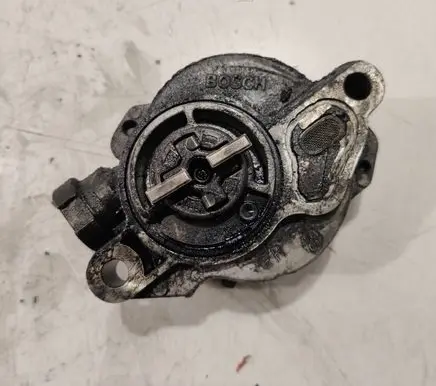 Citroen C4 I Vacuum pump D1562B