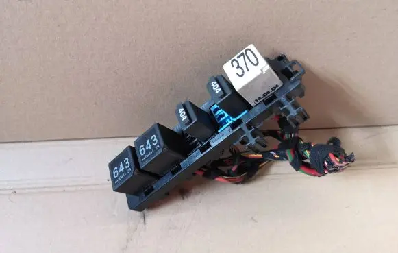 Audi A3 S3 A3 Sportback 8P Fuse module 1K2937503A