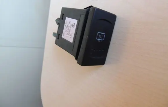 Volkswagen PASSAT B5 Windscreen/window heater switch 3B0959621C