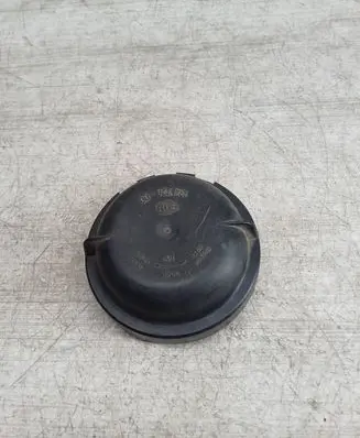 Volkswagen PASSAT B3 Headlight/headlamp dust cover 13472800