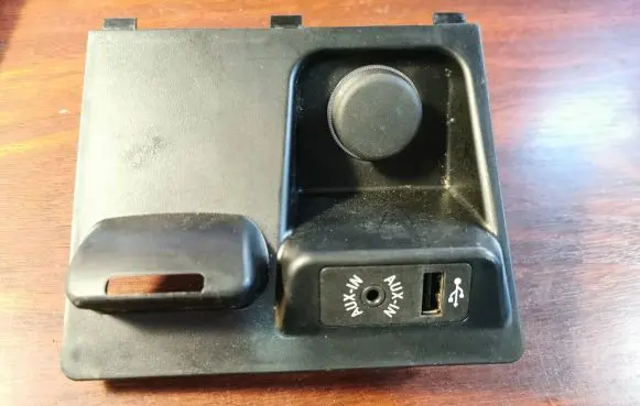 BMW X5 F15 USB socket connector 105067531C 9252108