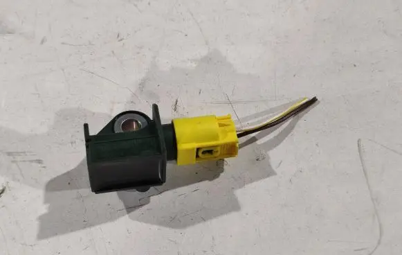 Mercedes-Benz C W204 Airbag deployment crash/impact sensor A1729056000 5WK44192